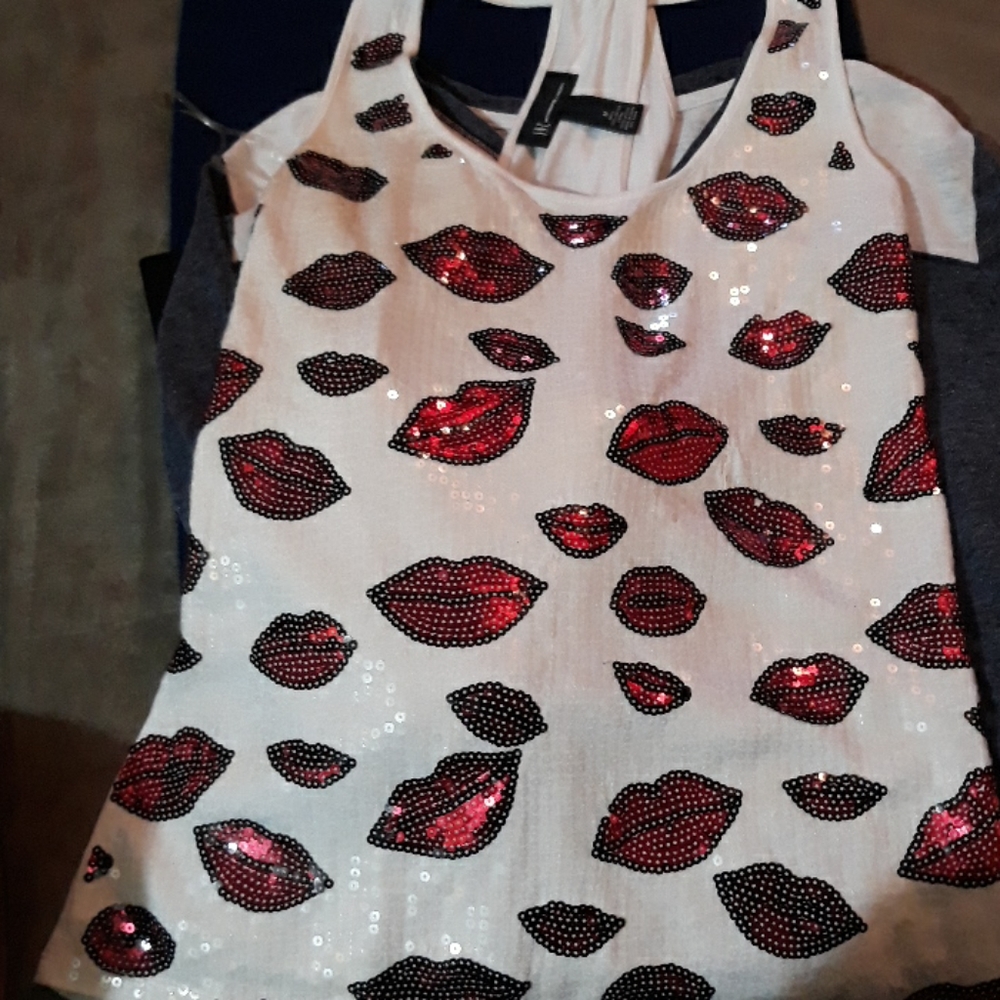 Sequin tank